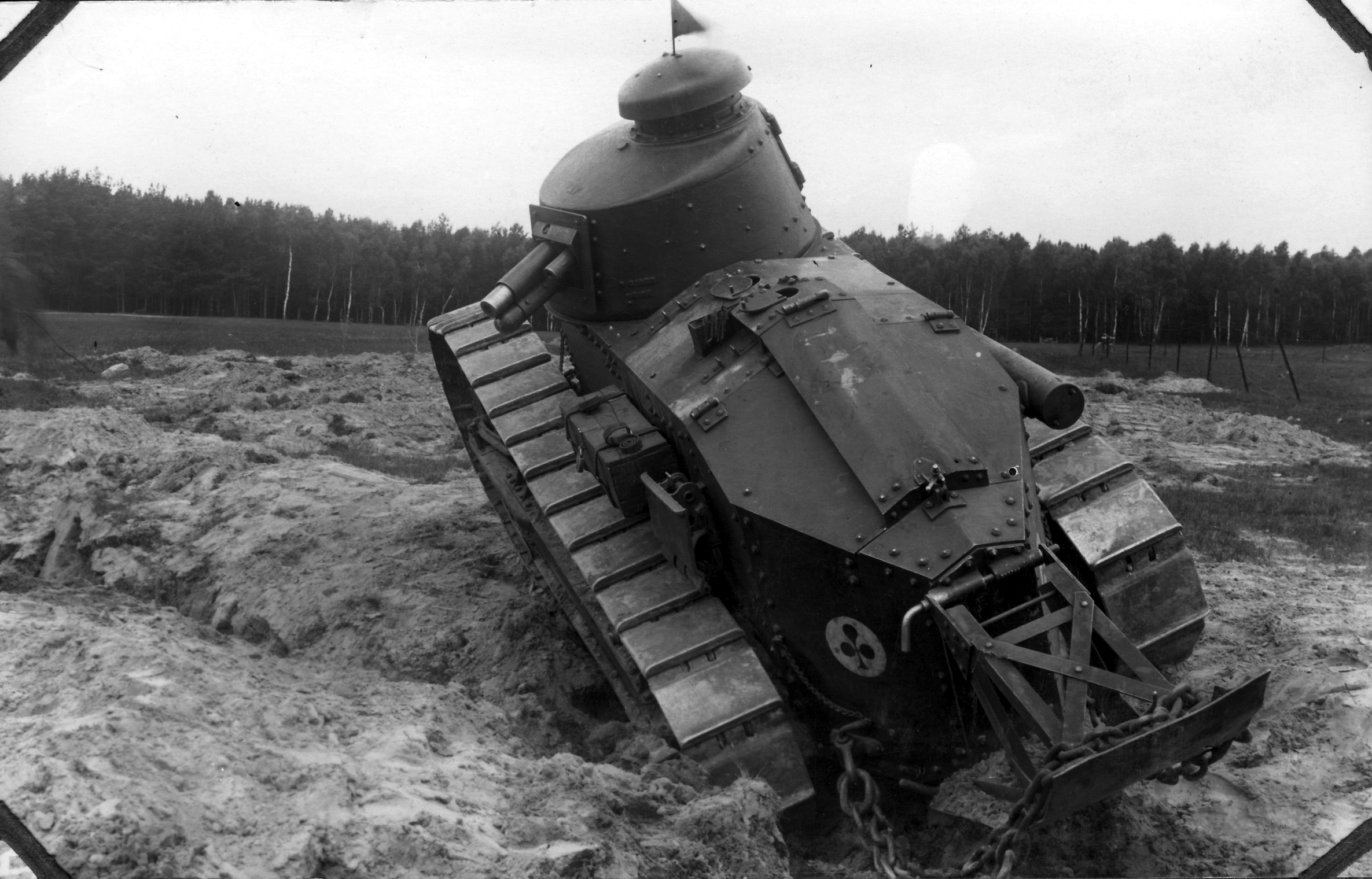 Zobacz obrazek Czołg Renault FT17 (Uzbrojenie) Obrona